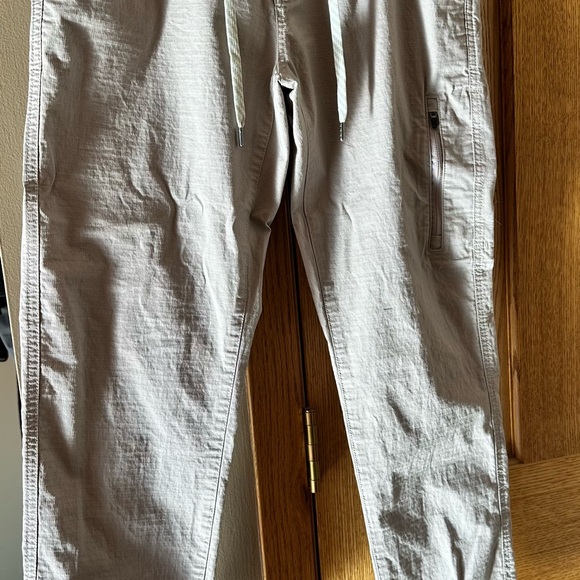 Vuori Ripstop Pant - Never Worn - Picture 6 of 11